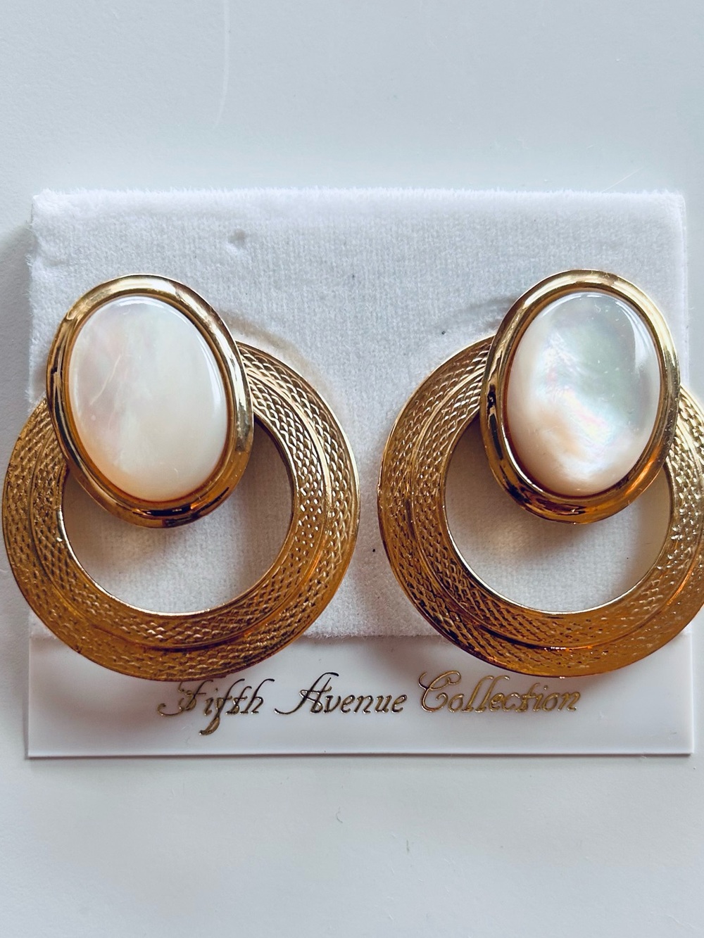 Vintage Fifth Avenue Genuine Mother of Pearl Oval Drop Clip-on Earrings